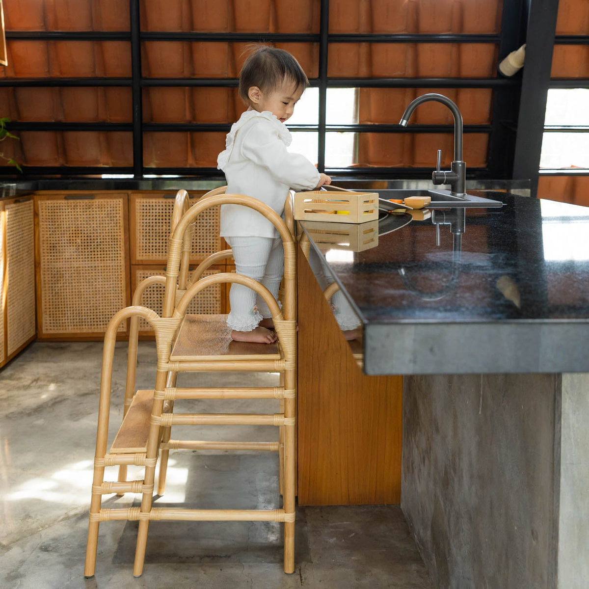 MOMIJI Leon Montessori Learning Tower