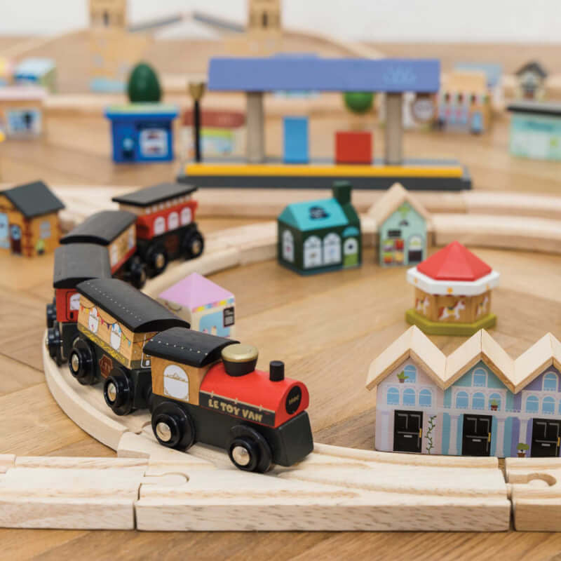Le Toy Van London Train Set (120 Pieces)