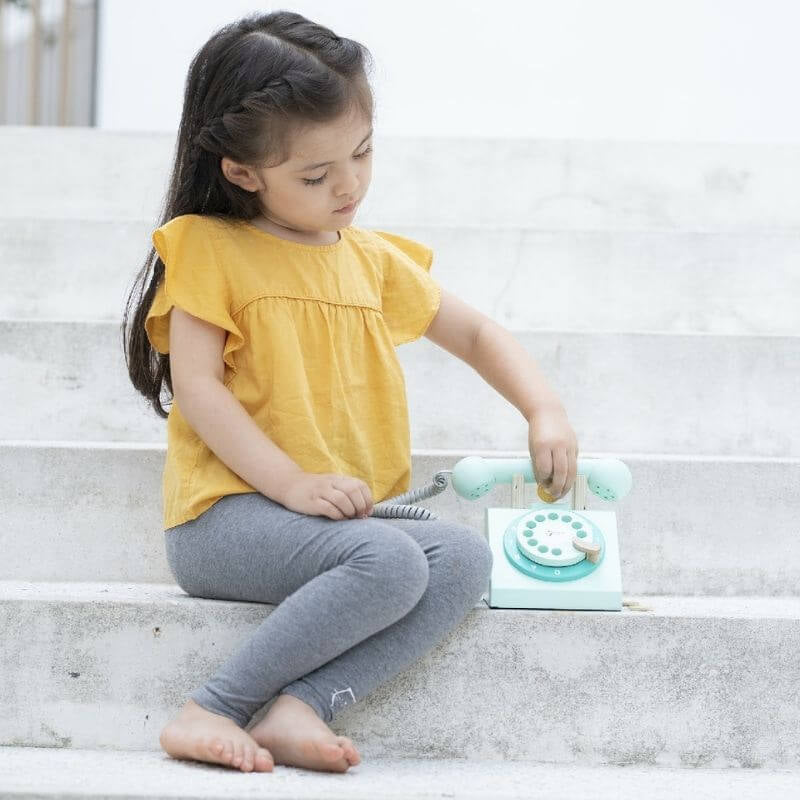 Classic World Play Telephone