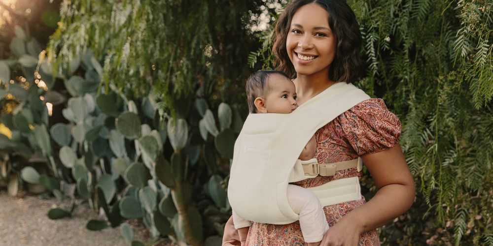 Why Parents Love Babywearing: What the Evidence Suggests