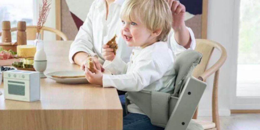 A Paediatric Physio’s Guide to High Chairs: Postural Stability and Feeding