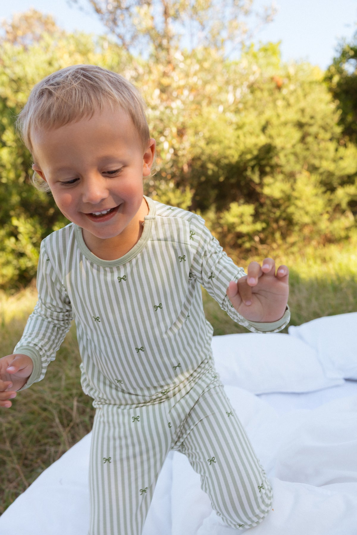 Magnetic-Collar Toddler Pyjamas (2-Piece Set) - The Good Days