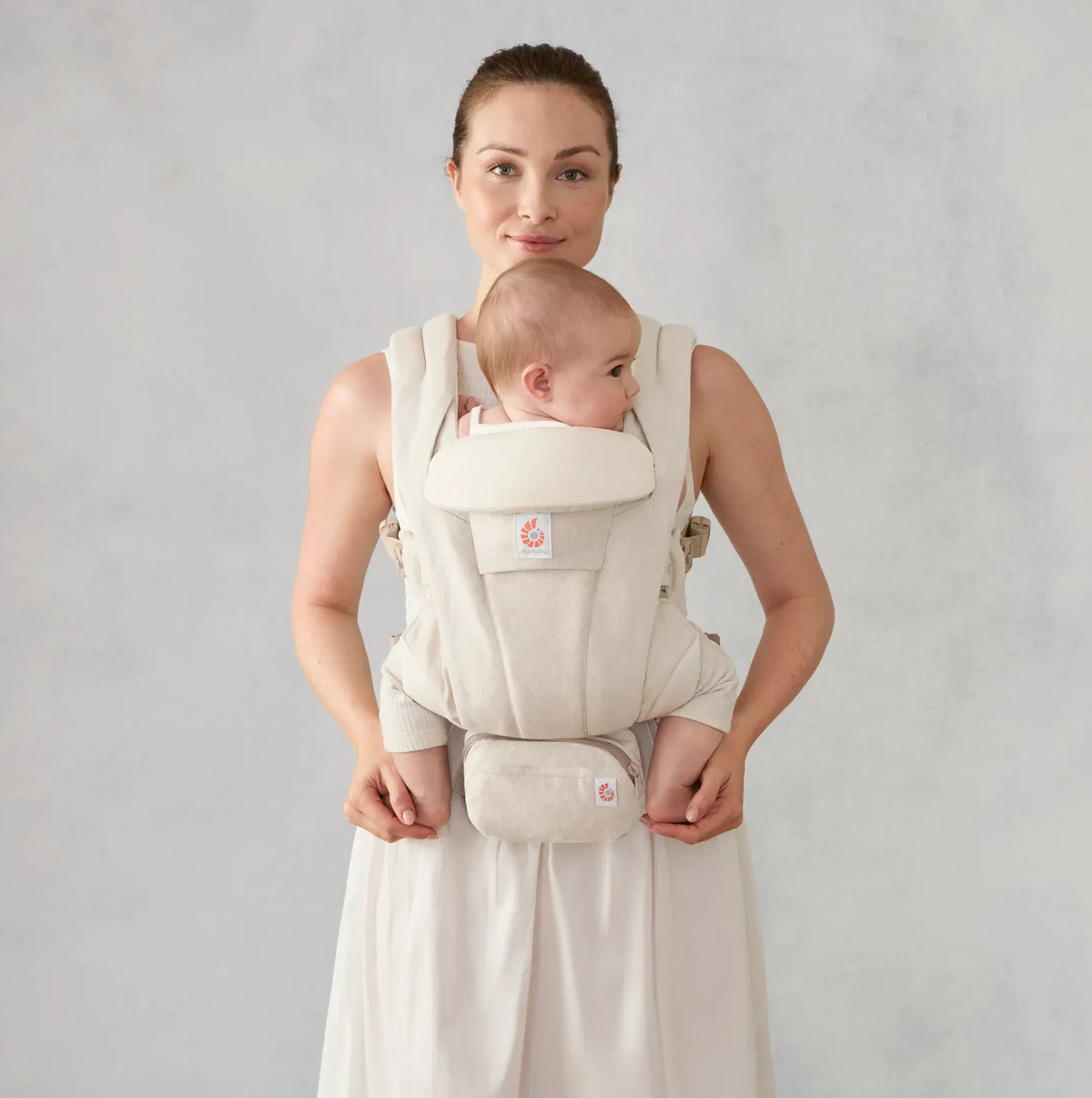 ergobaby omni deluxe baby carrier in linen
