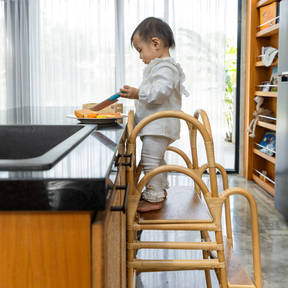 MOMIJI Leon Montessori Learning Tower