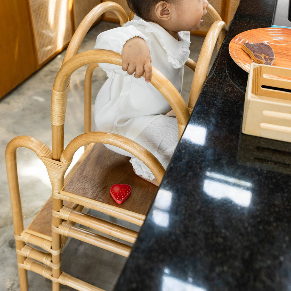 MOMIJI Leon Montessori Learning Tower