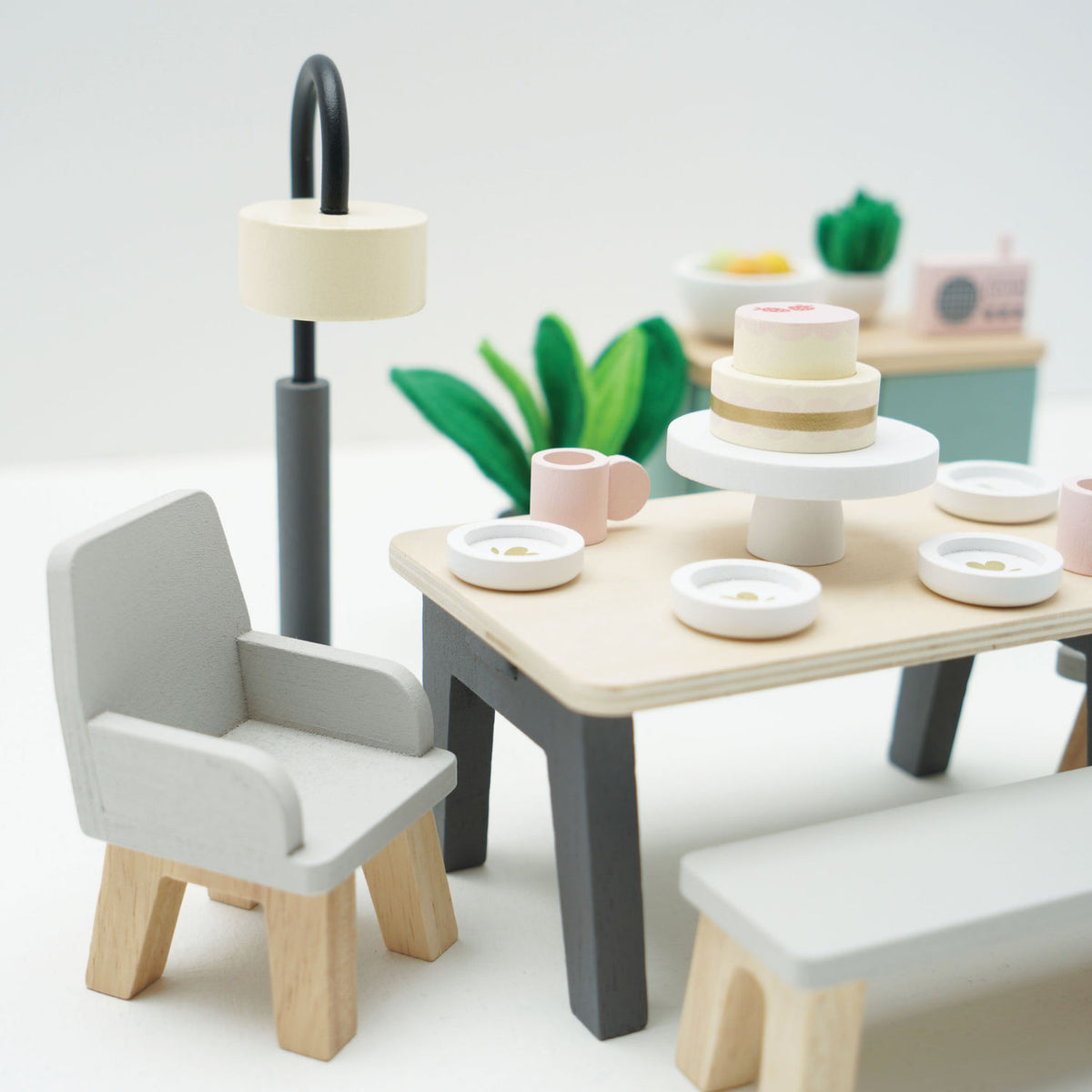 Le Toy Van Wooden Dolls House Dining Room Furniture Set