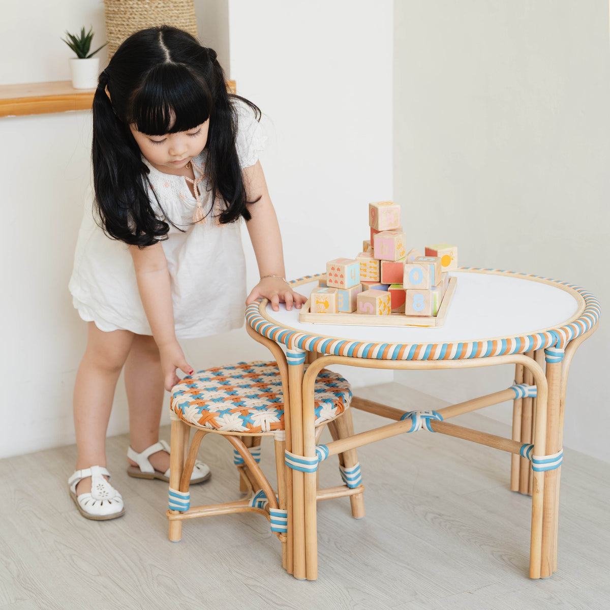MOMIJI Xander Kids Stool