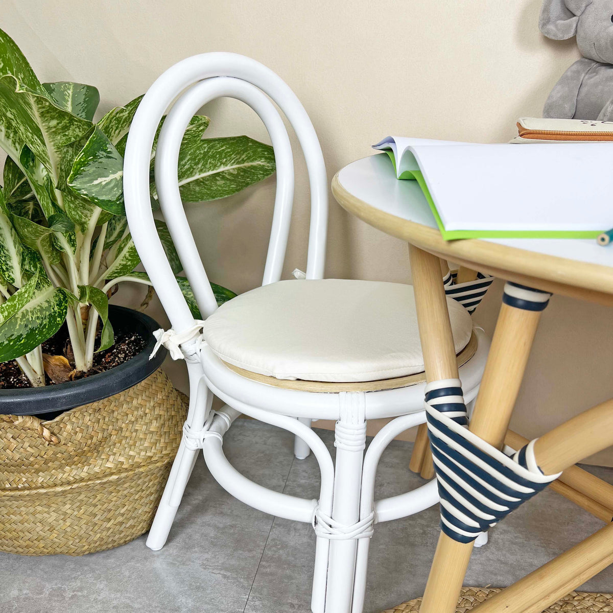 MOMIJI Aulia Kids Chair - White