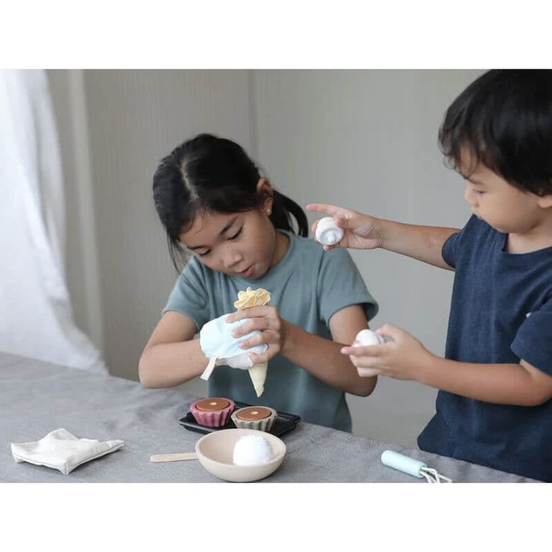 PLANTOYS Cupcake Set