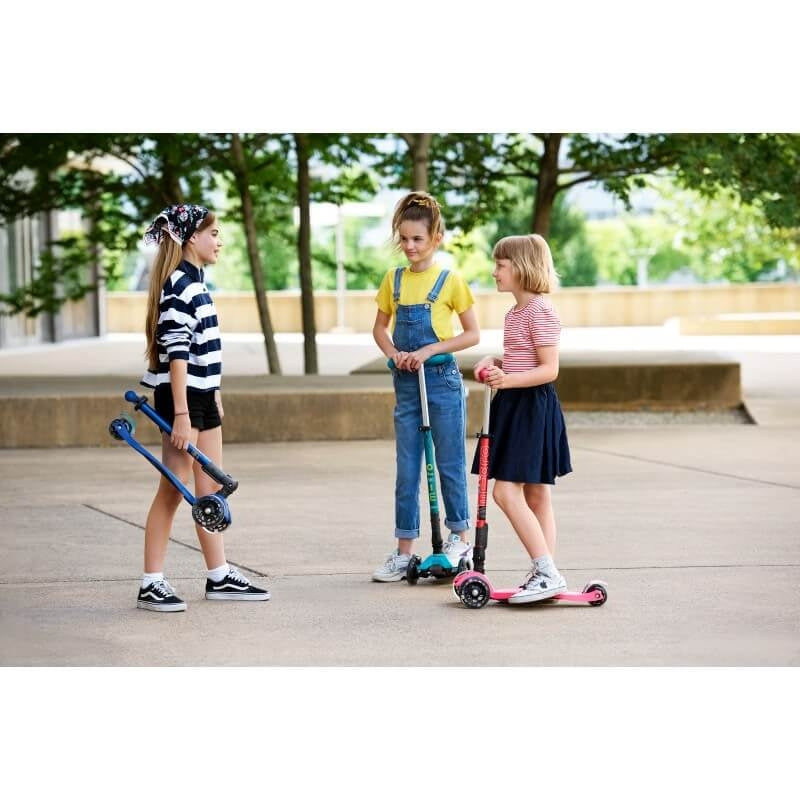 Micro Scooter Maxi Deluxe Foldable - LED