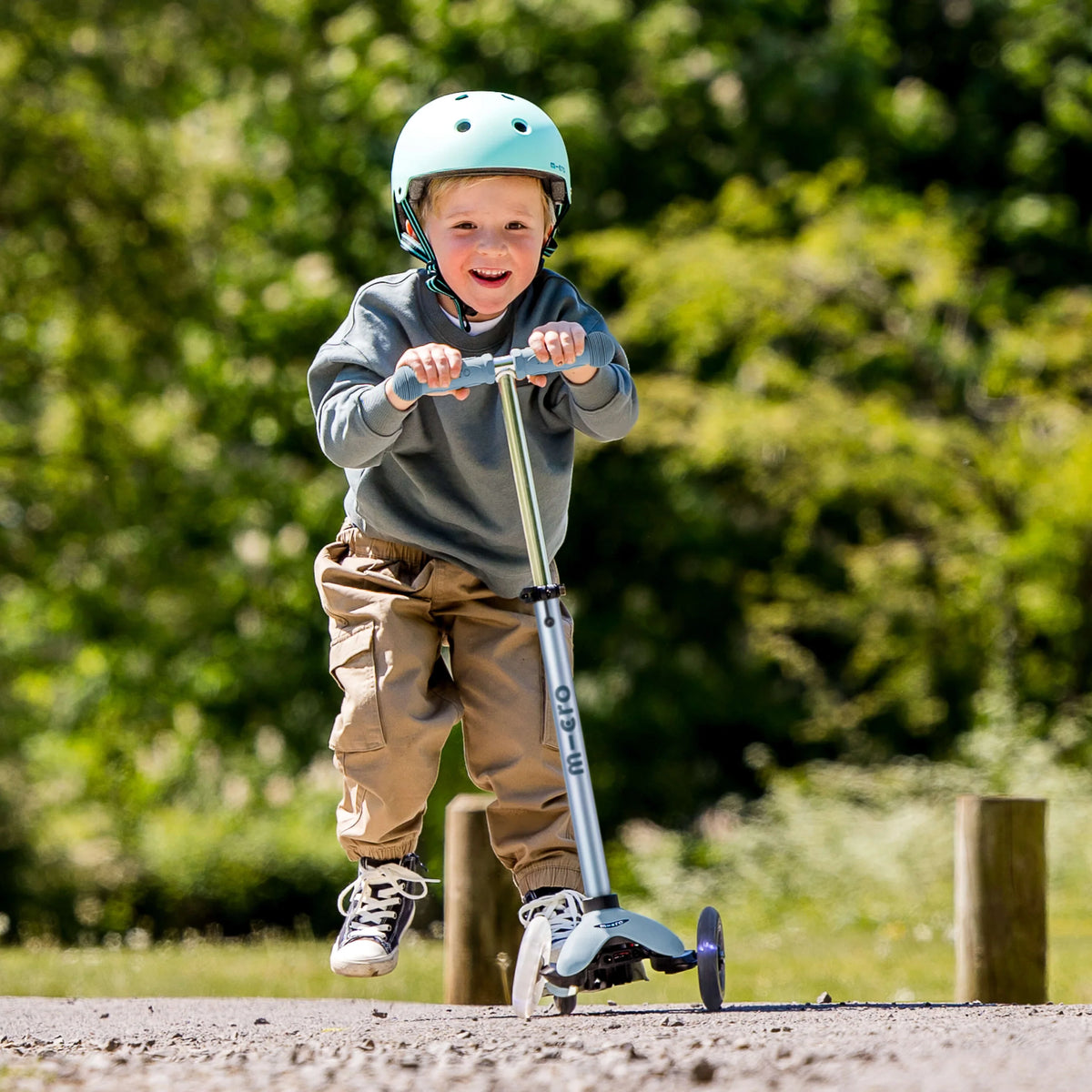 Micro Scooter Mini Deluxe Rock & Go LED