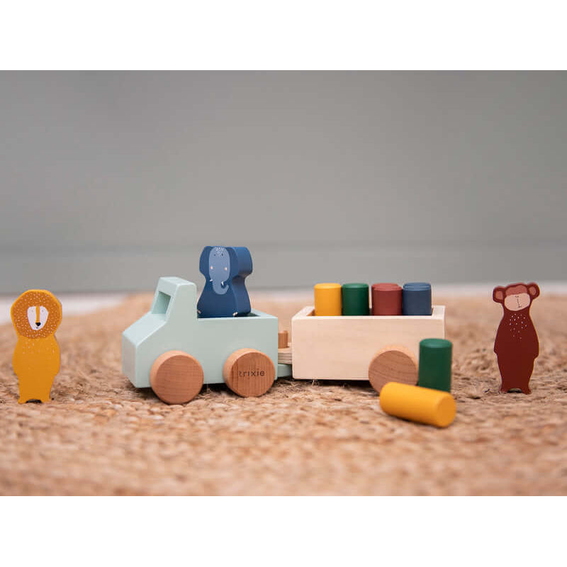Trixie Wooden animal car with trailer
